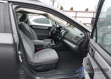 2018 Subaru Outback 2.5I Premium z USA, uszkodzony, nr VIN 4S4BSAFC5J3368437